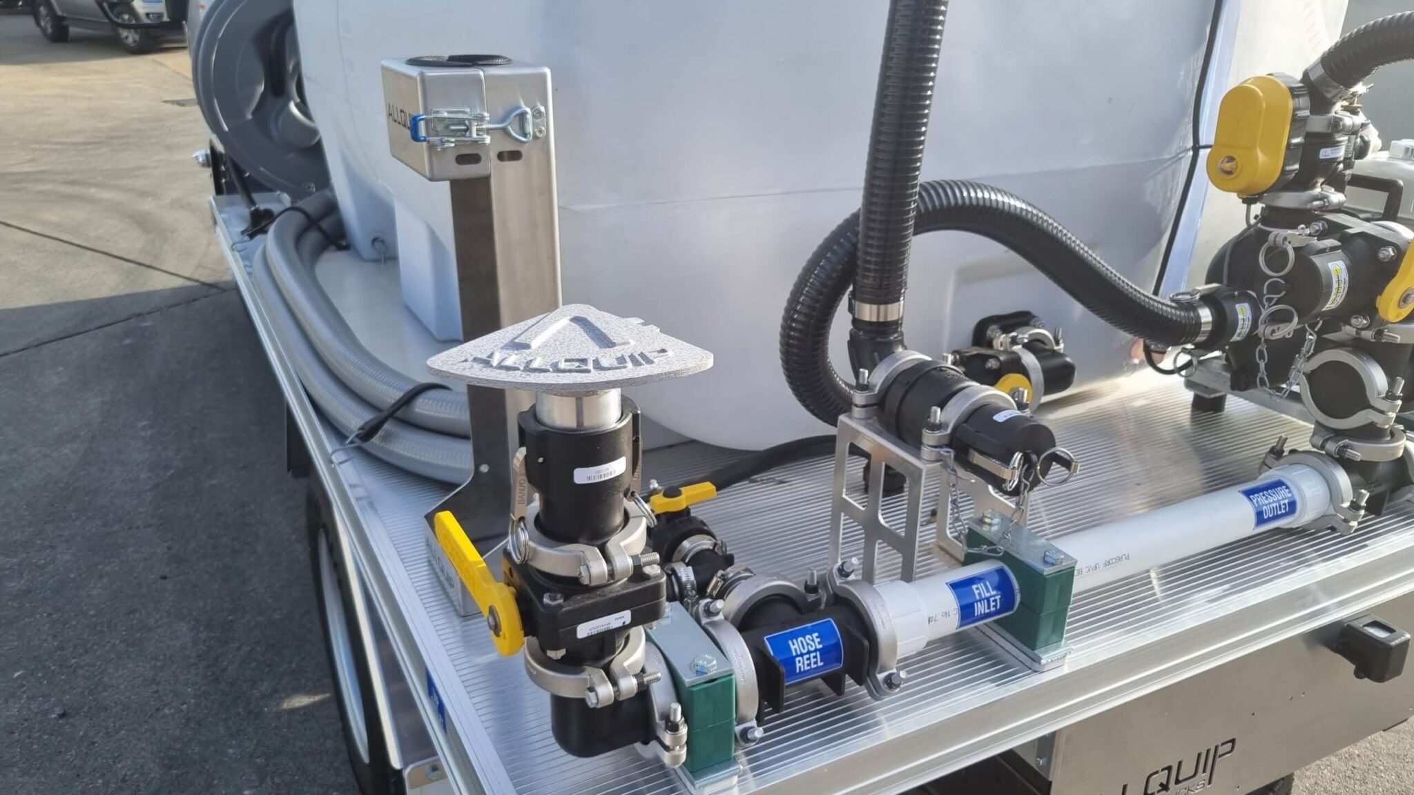 Car Licence Polyethylene 2,000L Water Trucks