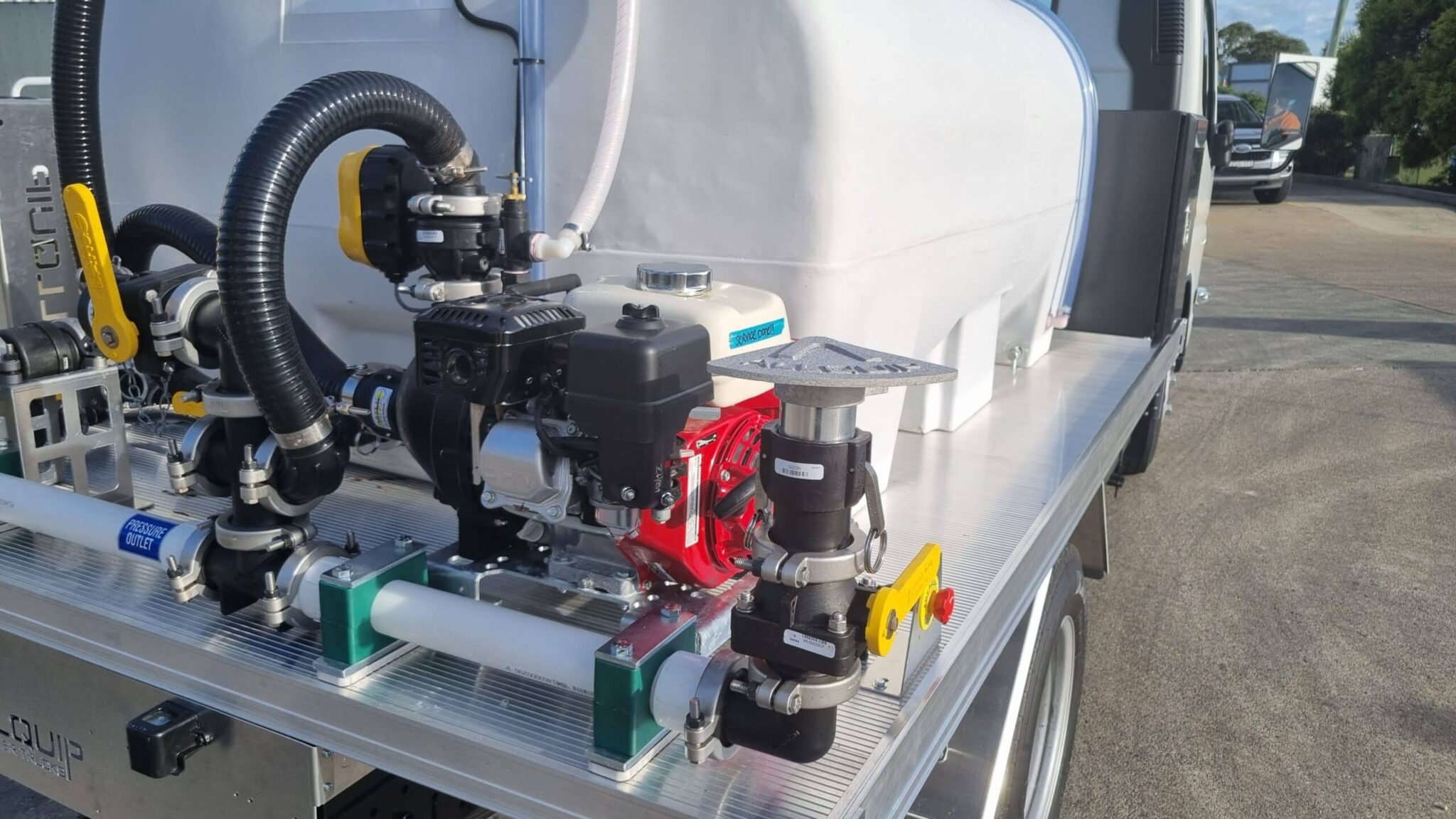 Car Licence Polyethylene 2,000L Water Trucks