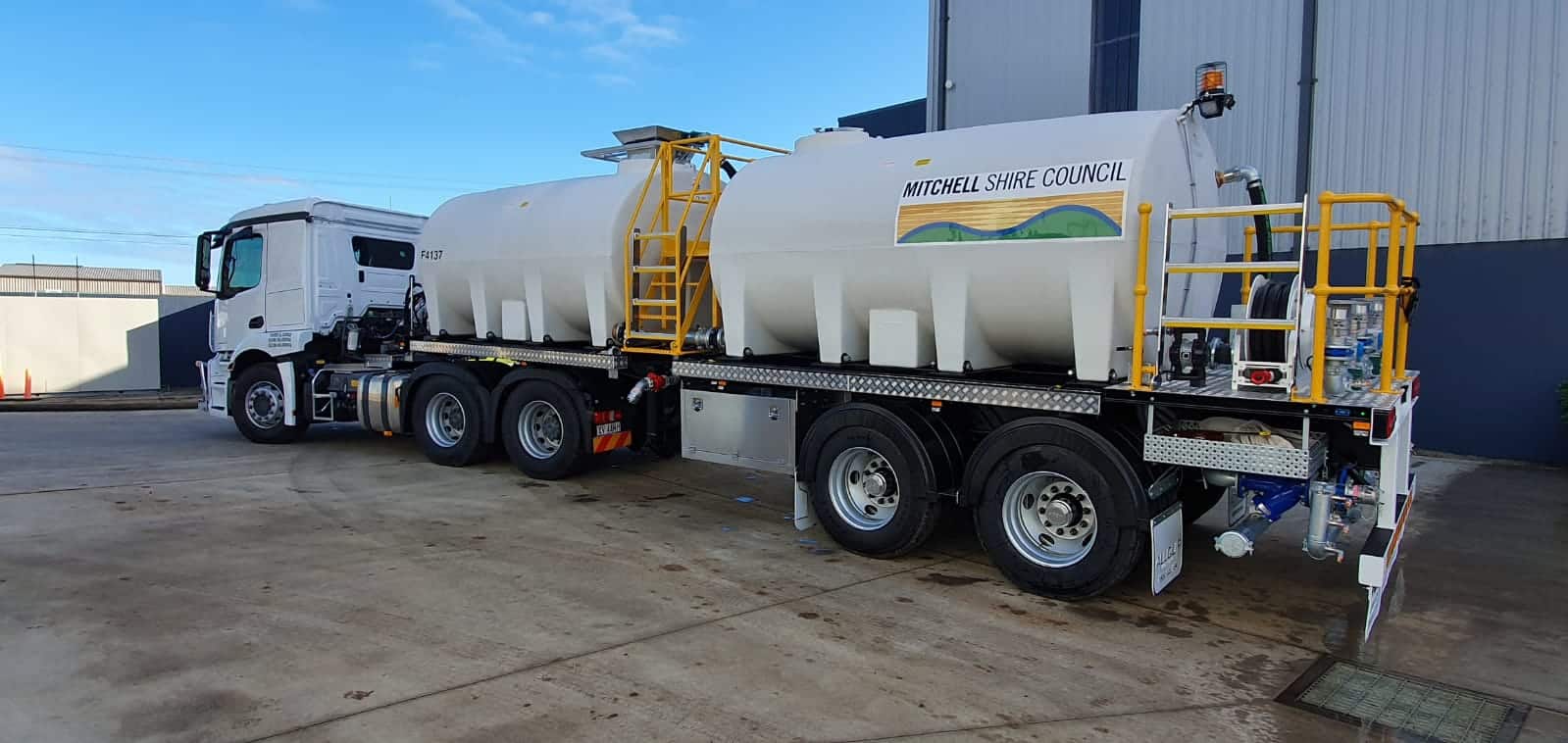 Polyethylene 22,000L Semi Trailer Fire Tanker