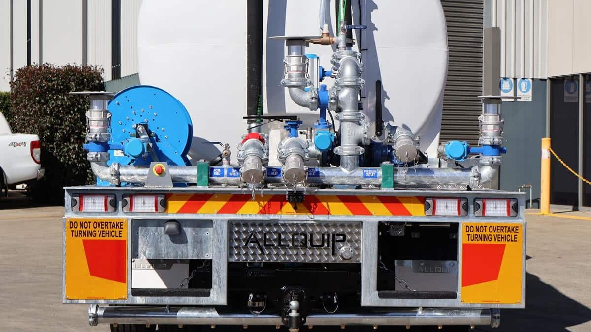 Polyethylene 7,700L Water Trucks