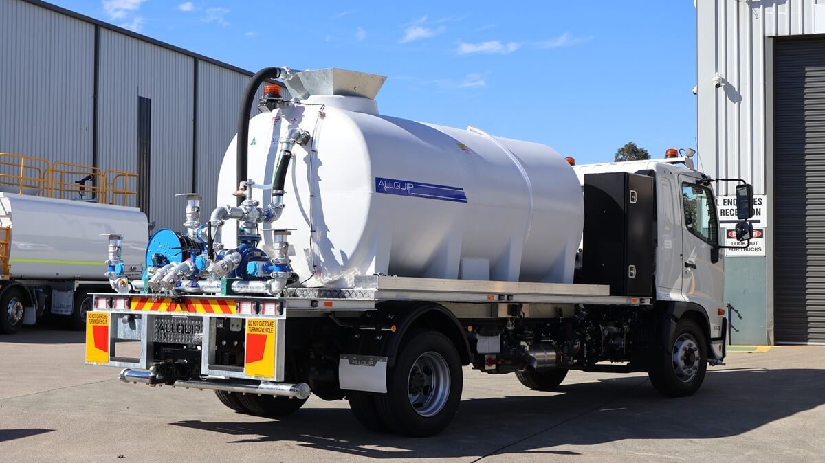 Polyethylene 7,700L Water Trucks